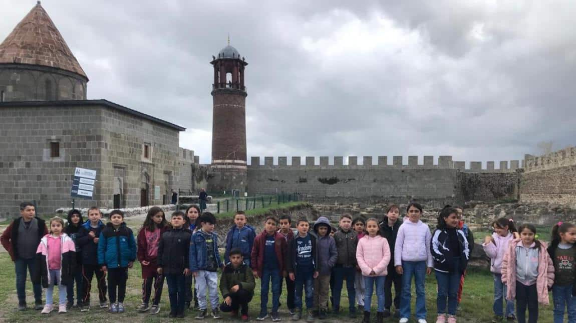 Öğrencilerimiz Erzurum Kalesinde